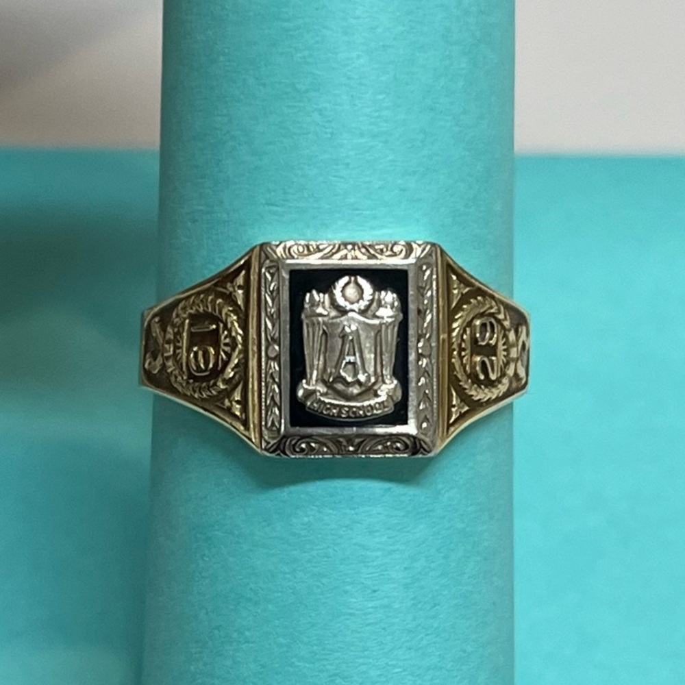 1929 Vintage 10k Gold Signet Ring